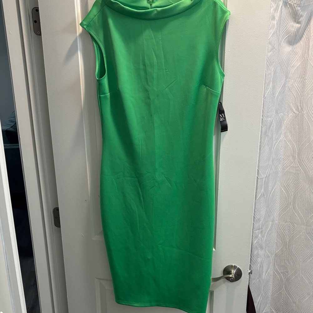 New York & Company Vibrant Green Midi Dress never worn
